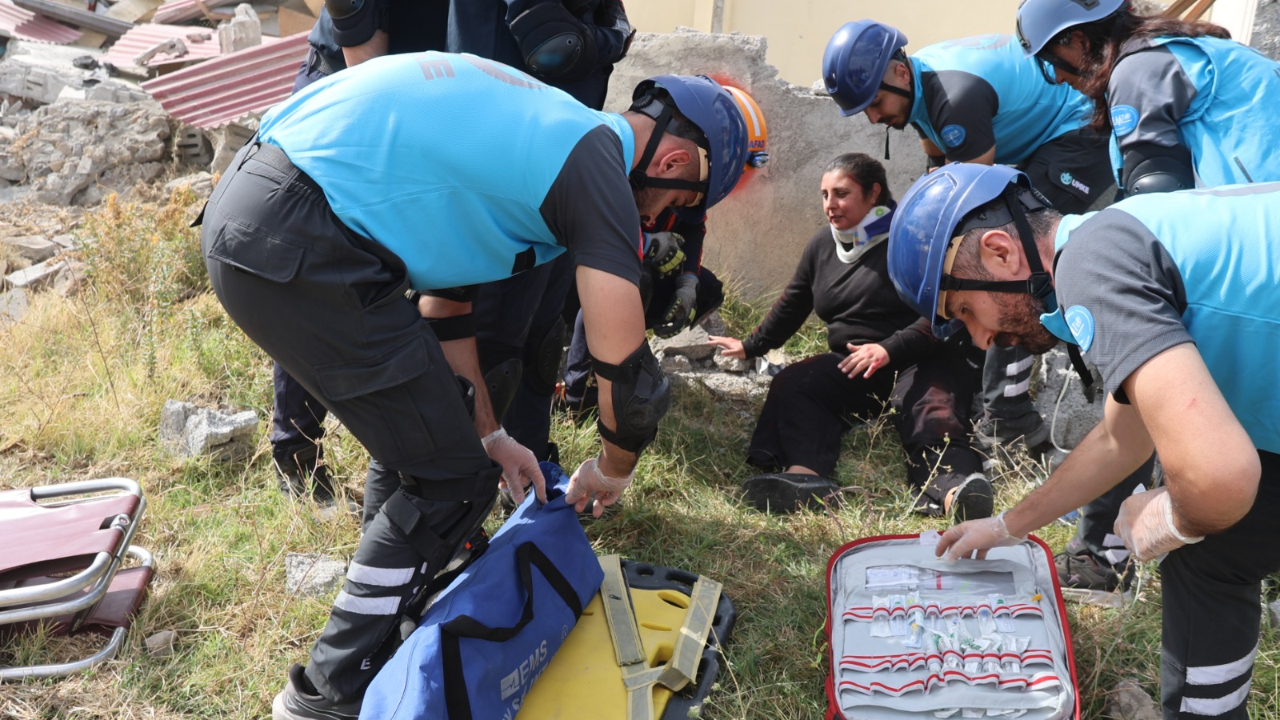 Iğdır&#039;da Gerçeğini Aratmayan Deprem Tatbikatı Gerçekleştirildi