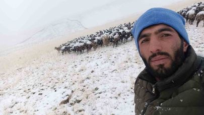 Ağrı’da yüksek kesimlere mevsimin ilk karı düştü