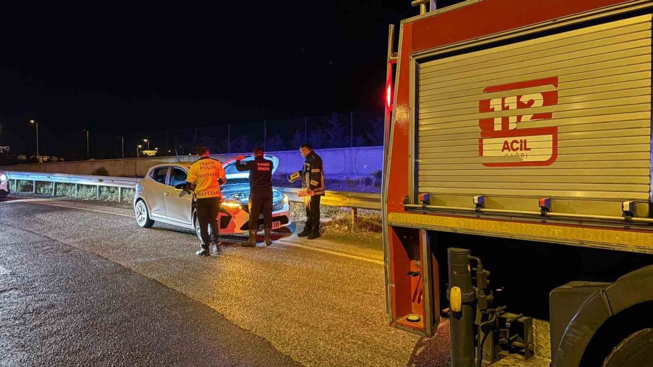 Kayseri’de Trafik Kazası: 3 Kişi Hafif Yaralı