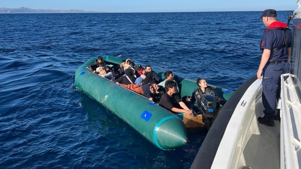 Çanakkale Açıklarında 24 Kaçak Göçmen Yakalandı