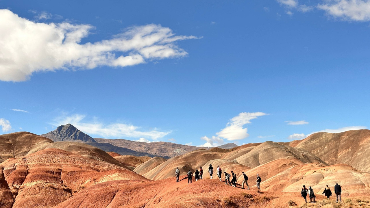AKUD Üyeleri Tuzluca Gökkuşağı Tepelerinde Unutulmaz Bir Gün Geçirdi