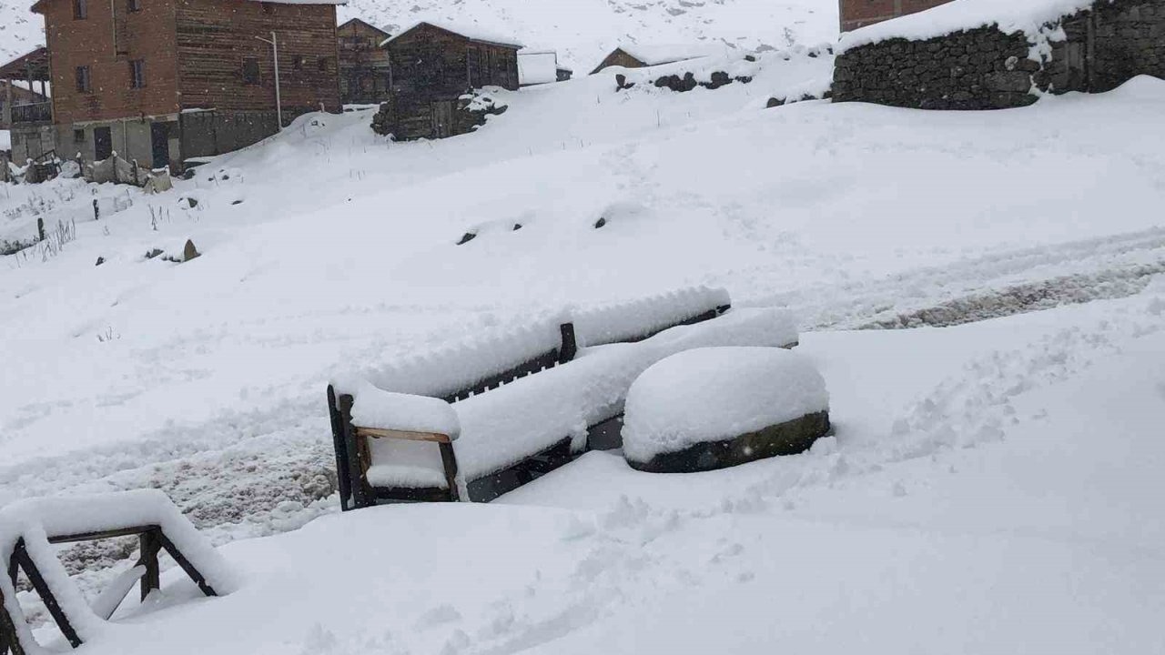Kaçkar Dağları’nda kar kalınlığı yarım metreye ulaştı