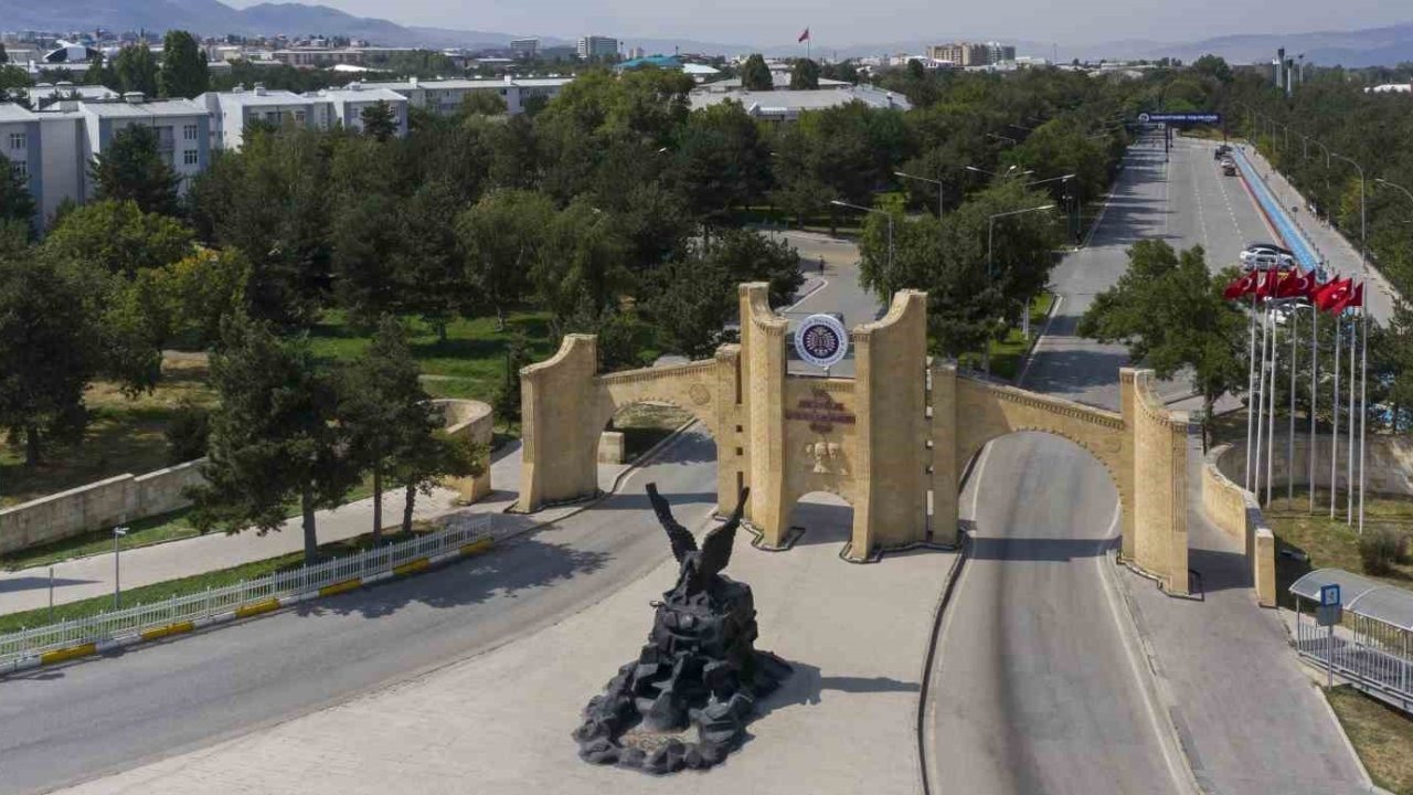 Atatürk Üniversitesi&#039;nden 22 Bilim İnsanı &quot;Dünyanın En Etkili&quot; Listesinde