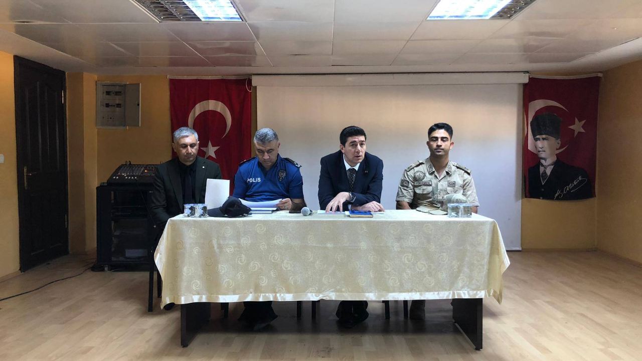 Karakoyunlu’da Okul Güvenliği Toplantısı Yapıldı