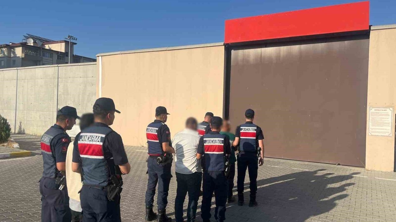 Gaziantep'te Kaçak Silah ve Uyuşturucu Operasyonu: 3 Tutuklama