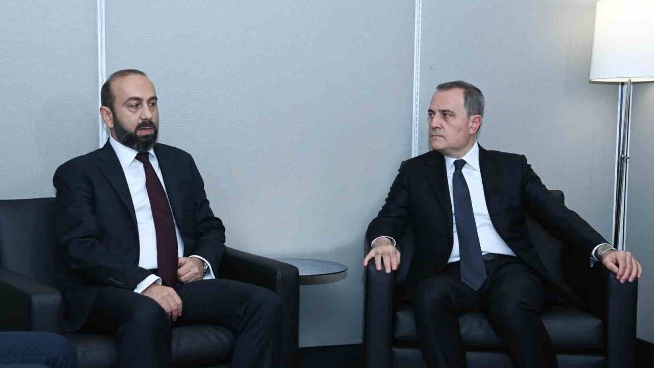 Azerbaycan ve Ermenistan Dışişleri Bakanları New York'ta Görüştü
