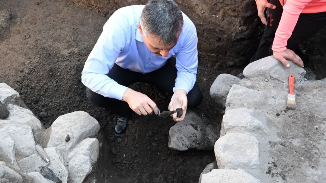 Erzurum&#039;da bulunan Değirmenler Höyüğü’nde binlerce yıl öncesinin izleri aranıyor