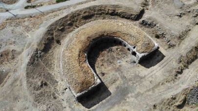 At nalı şeklindeki eşsiz tabya: Kars turizmine kazandırılmayı bekliyor