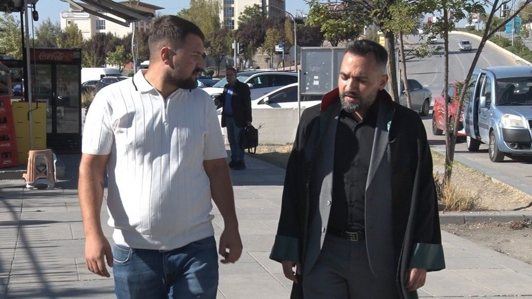 Yolunu kesen saldırganlar tarafından öldüresiye darbedilen taksici: &quot;Yüzüme vurup, dişlerimi kırdılar&quot;