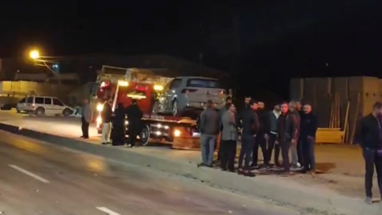 Yüksekova&#039;da İki Otomobil Çarpıştı: 5 Yaralı