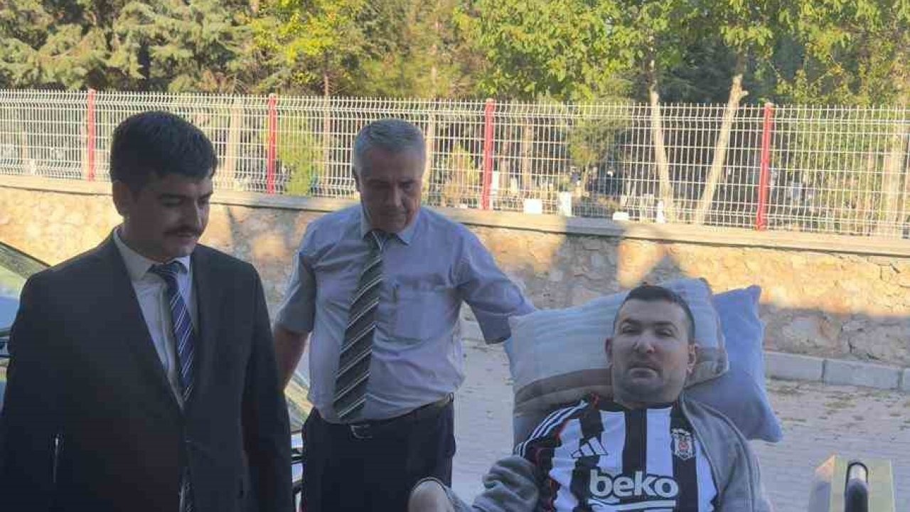 Yatağa Bağımlı Genç Adamın Yaşamı Engelli Rampasıyla Değişti