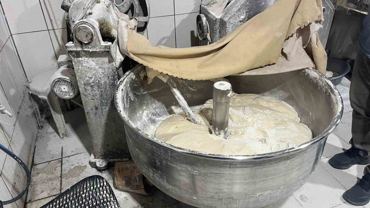 Ruhsatsız ekmek fırını mühürlendi