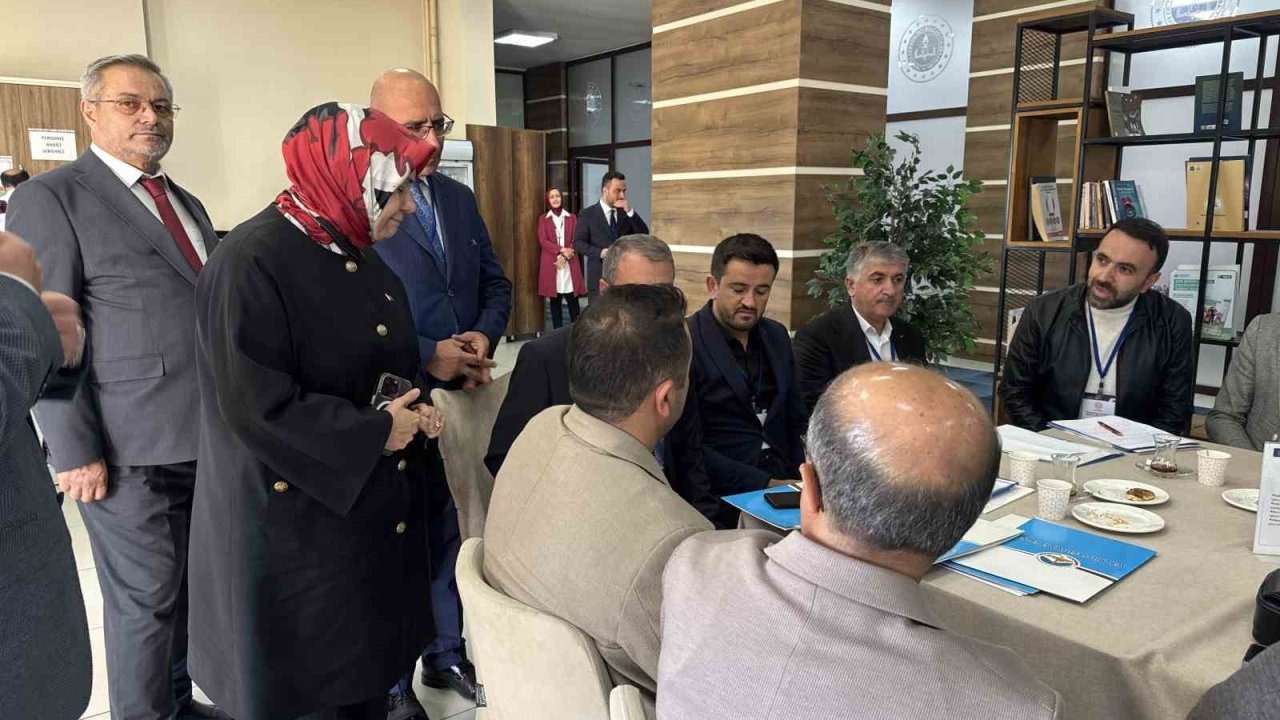 İmam Hatip Okullarının Geleceği Ağrı&#039;da Konuşuldu