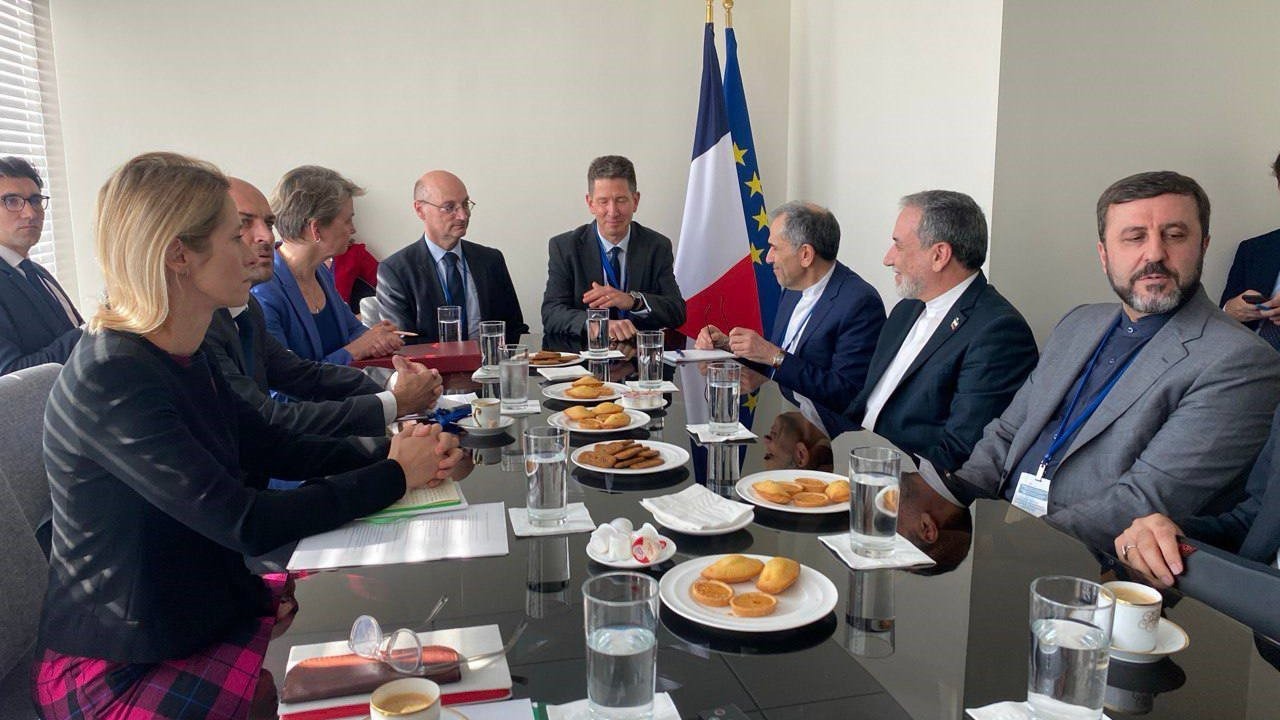 İran Dışişleri Bakanı New York&#039;ta Kritik Görüşmeler Yaptı