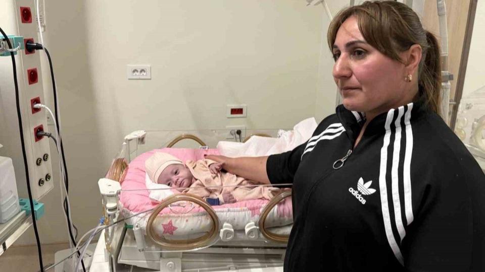 Erzurum Şehir Hastanesi&#039;nden Mucize: 25 Haftalık Doğan Bebek, 180 Gün Sonra Ailesine Kavuştu