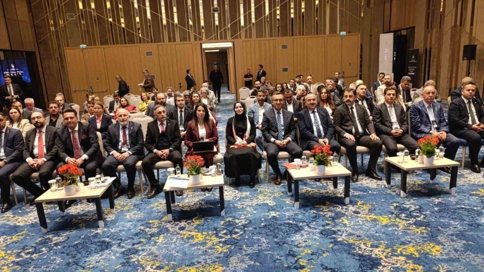 Erzurum&#039;da &quot;Dönüşen Çalışma Hayatı&quot; Paneli: Yeşil ve Dijital Dönüşüm Masaya Yatırıldı