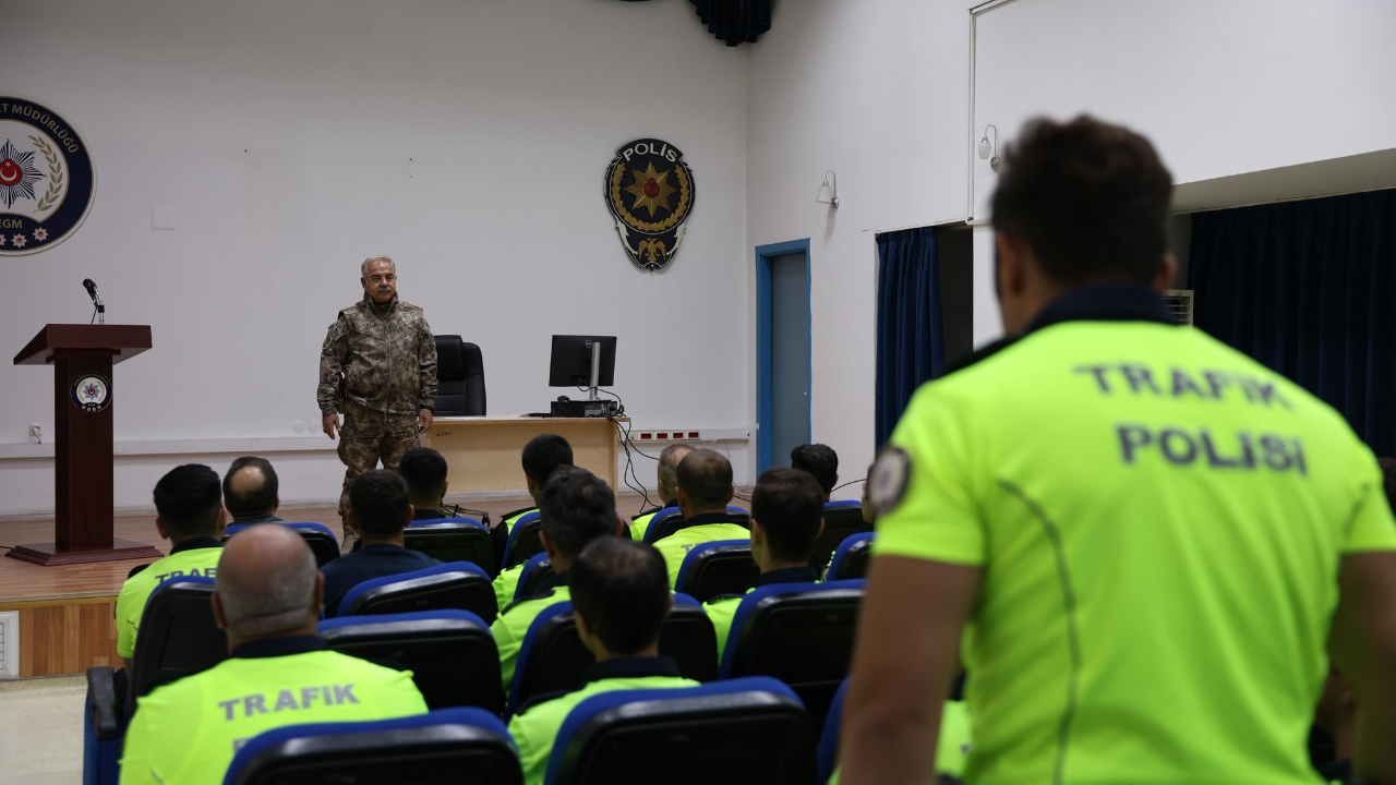 Iğdır Emniyet Müdürü Turgay’dan Trafik Personeline Başarı Belgesi ve Kararlılık Vurgusu