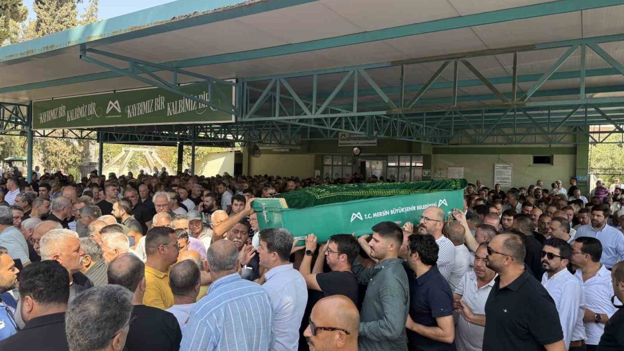 MHP Tarsus İlçe Başkanı&#039;nın Oğlu, Beyin Tümörü Nedeniyle Hayatını Kaybetti