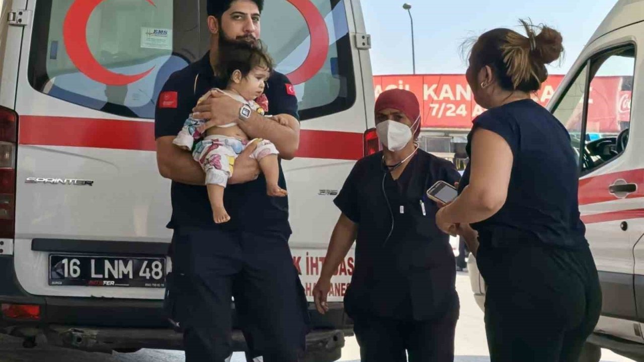 İnegöl’de Tehlikeli Olay: 1 Yaşındaki Bebek Maraş Otu Yuttu