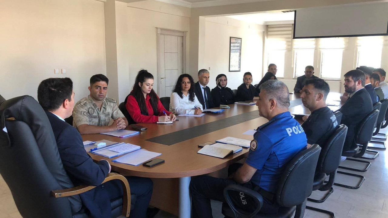 Karakoyunlu’da İlçe İdare Şube Başkanları Toplantısı Yapıldı