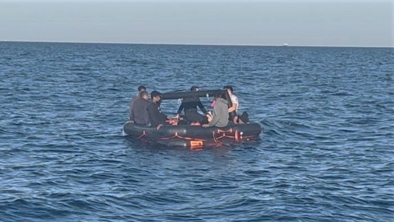 Yunan Unsurlarının Geri İttiği 23 Kaçak Göçmen Sahil Güvenlik Tarafından Kurtarıldı