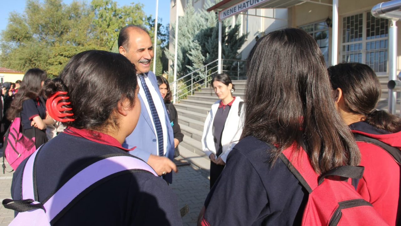 Iğdır İl Millî Eğitim Müdürü Aziz Gün, Öğrencilerle Buluştu: Türkiye Yüzyılı Maarif Modeli Vurgusu