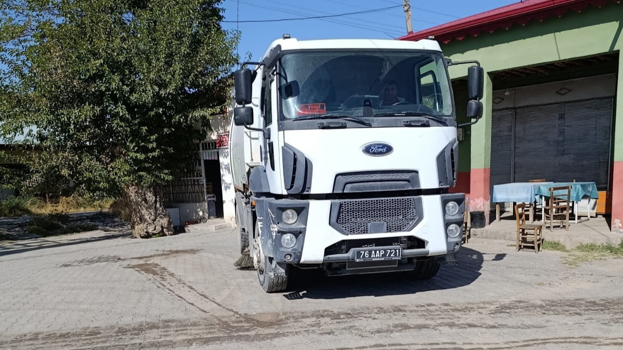 Iğdır İl Özel İdaresi’nden Köylerde Temizlik Seferberliği