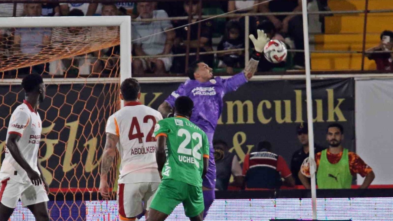 Cim Bom'dan Alanya'da 'Fire'siz Galibiyet: Liderlik Serisi Devam Ediyor!