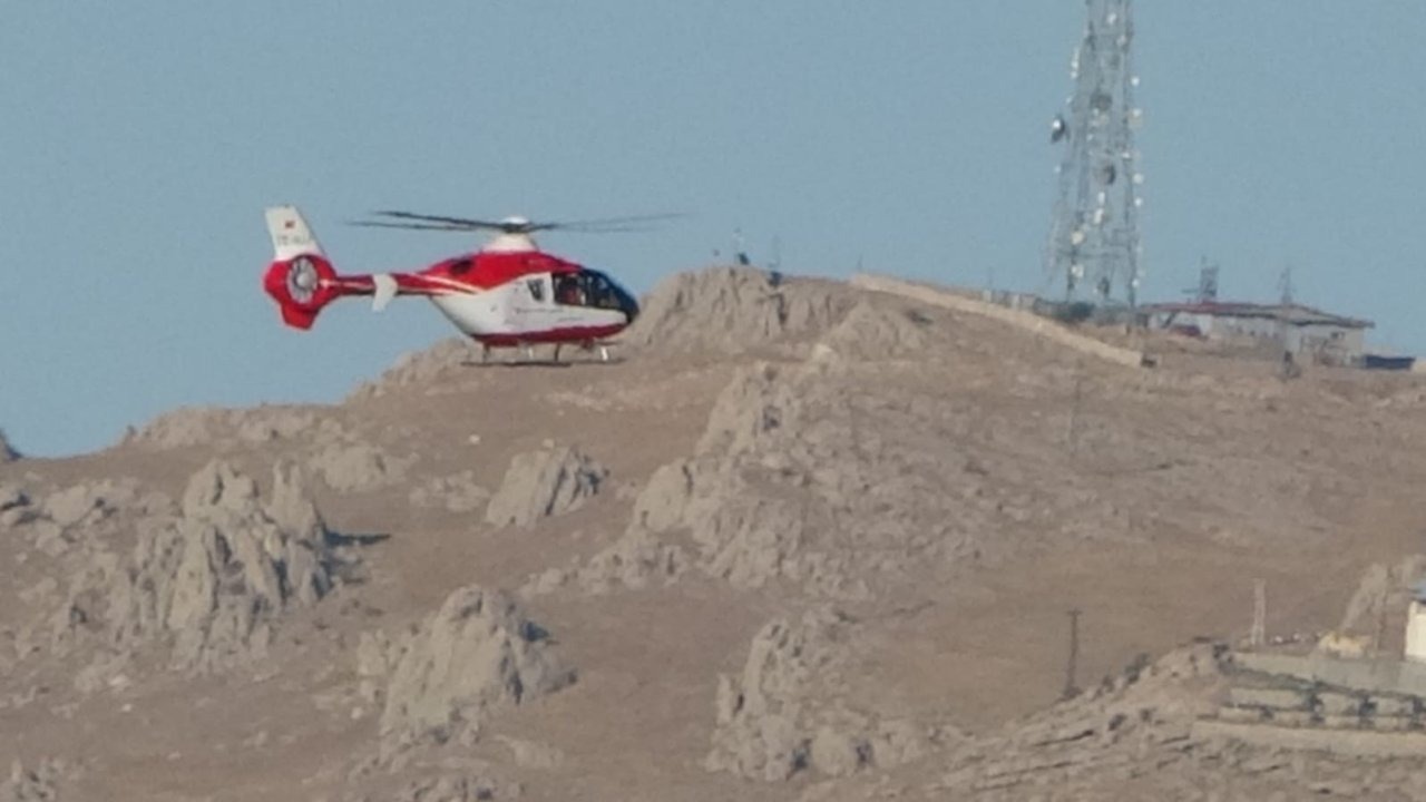 Van'da İki Hasta Helikopter Ambulansla Sevk Edildi