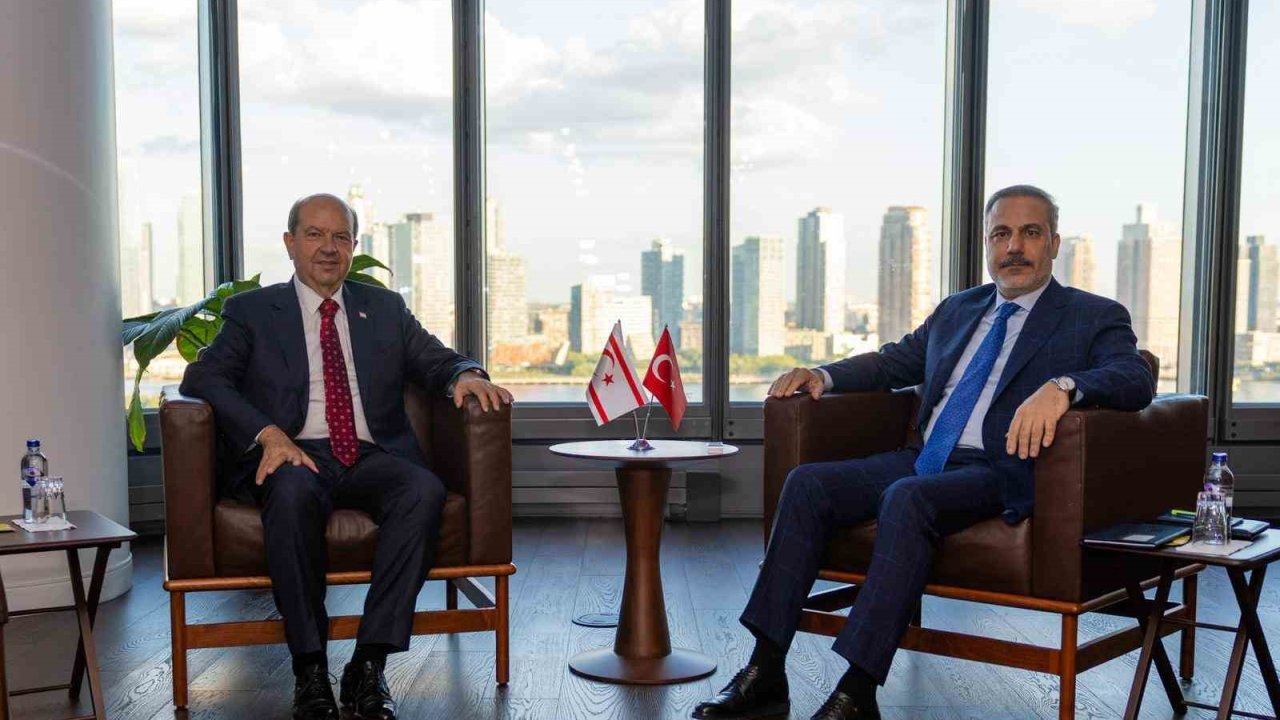Bakan Fidan, New York’ta KKTC Cumhurbaşkanı Tatar ile Görüştü