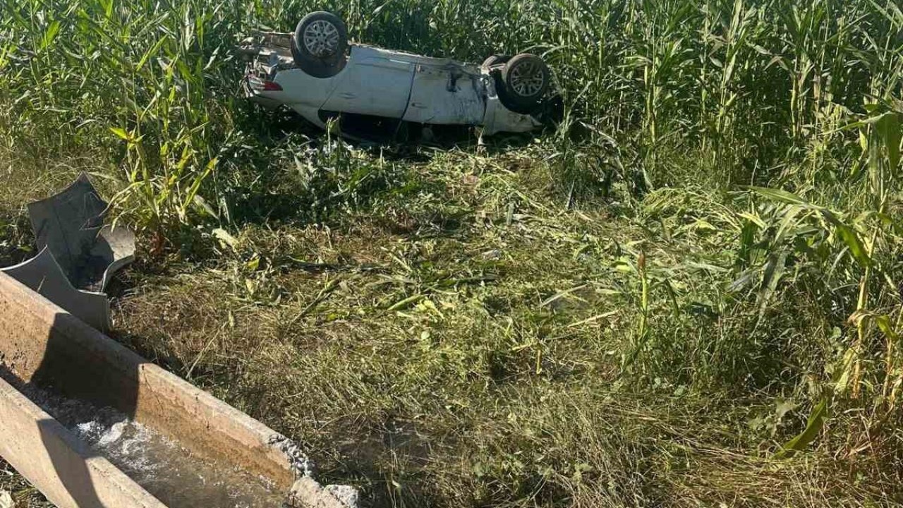 Şanlıurfa Harran'da Feci Kaza: Otomobil Su Kanalına Çarptı, 1 Genç Hayatını Kaybetti