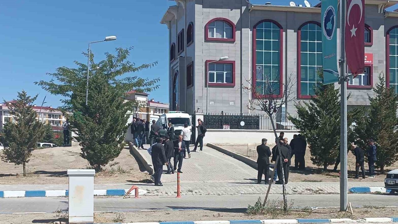 Barışma Yolunda Katledilen Anne ve İki Oğlu Yan Yana Defnedildi