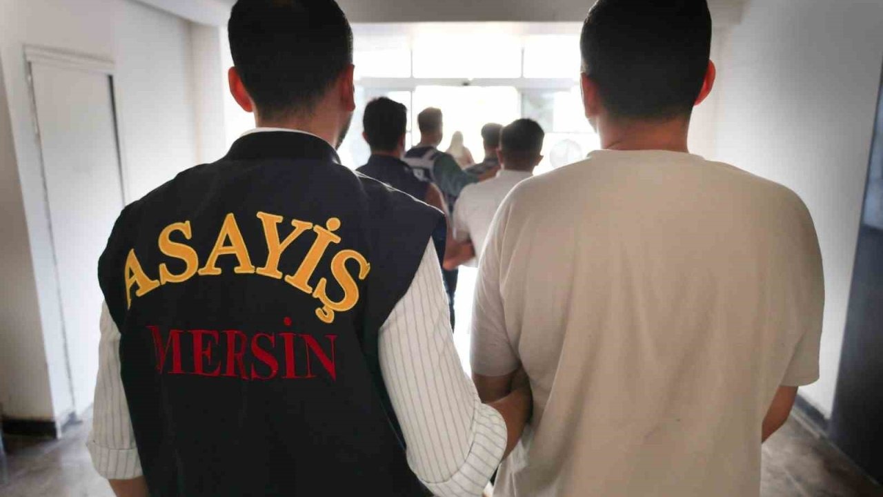 Mersin Polisi Dolandırıcı Çetesini Çökertti: 2 Milyon 600 Bin TL’lik Altın ve Döviz Ele Geçirildi