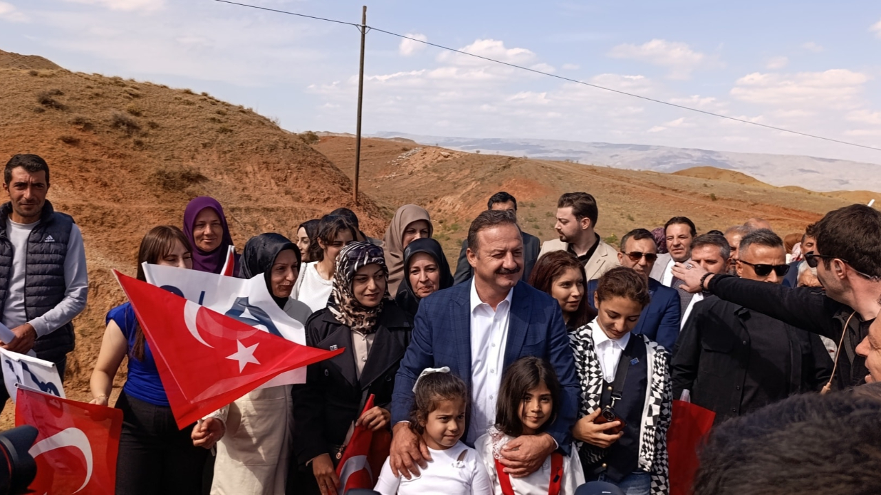 Anahtar Parti Genel Başkanı Yavuz Ağıralioğlu&#039;na Iğdır Tuzluca&#039;da Coşkulu Karşılama