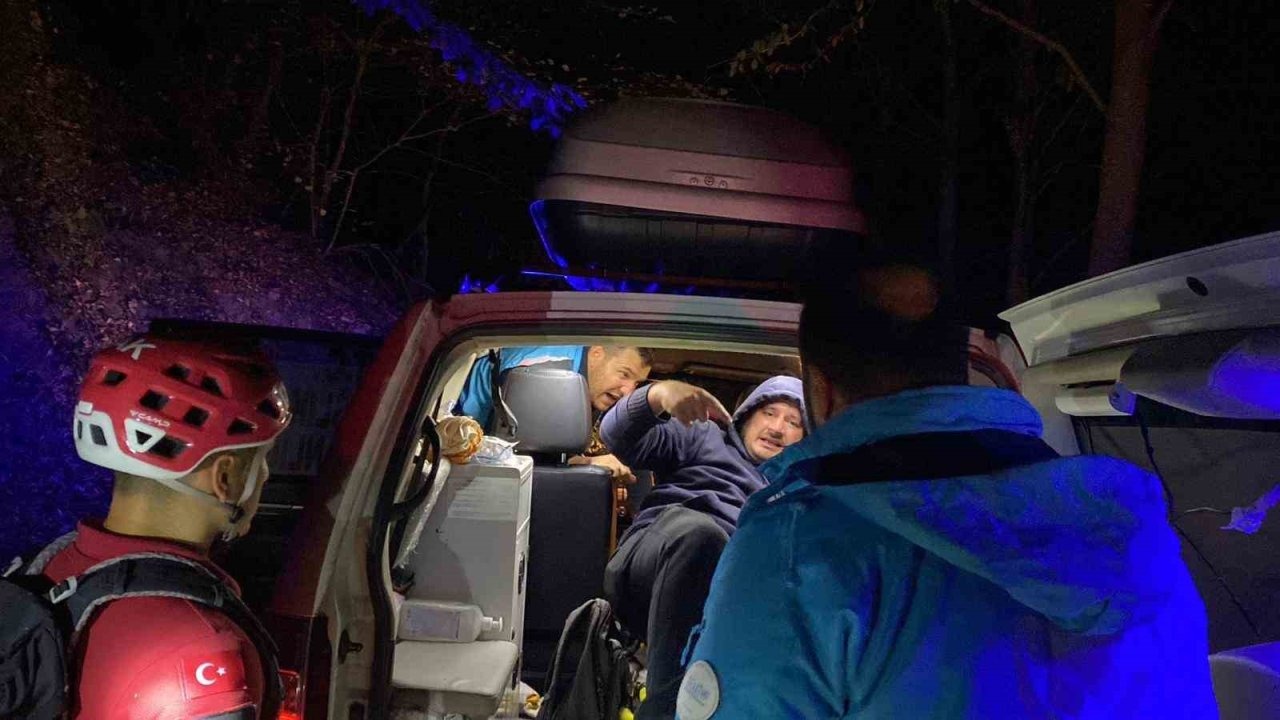 Uludağ&#039;da Yürüyüş Yaparken Mahsur Kalan Vatandaş Kurtarıldı