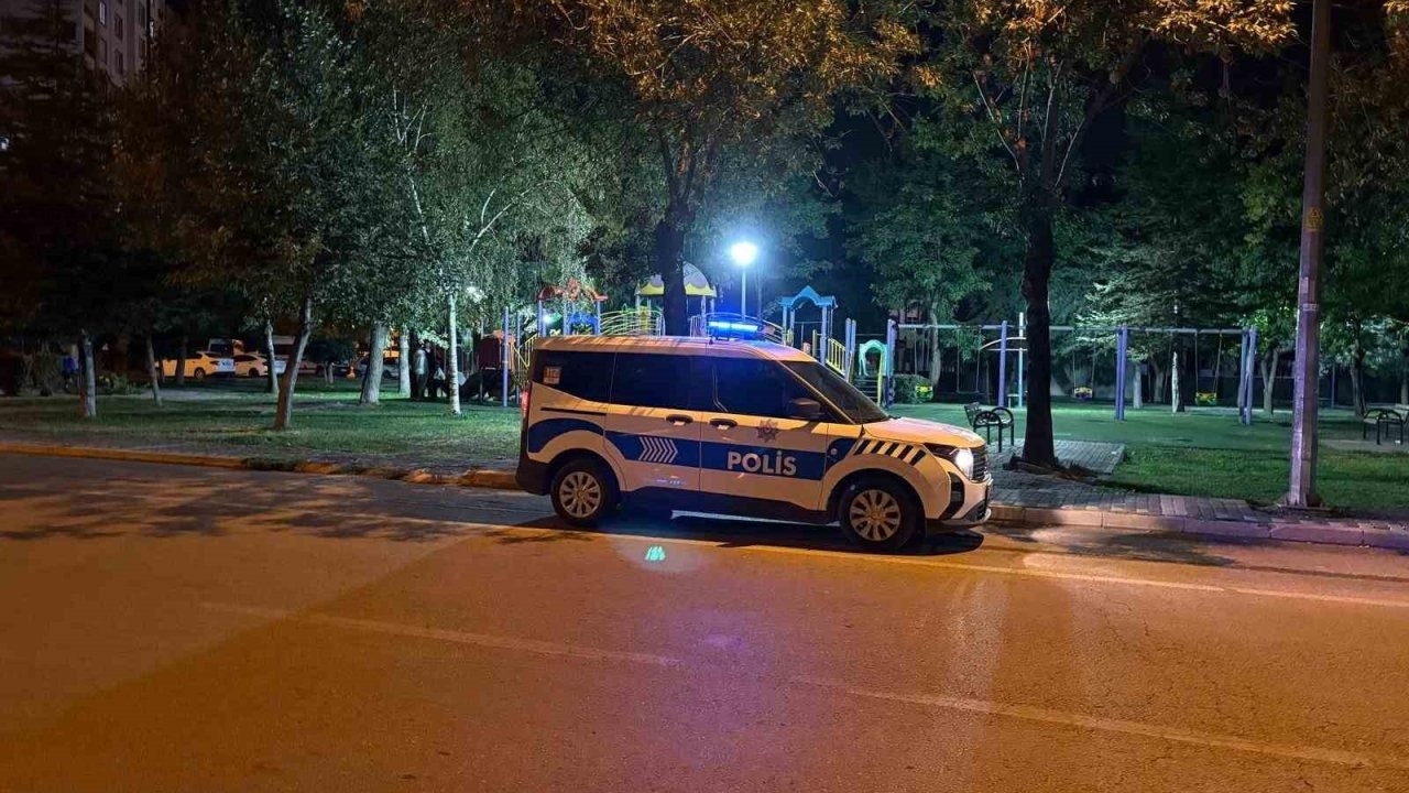 İki grup arasında bıçaklı kavga: 1 yaralı