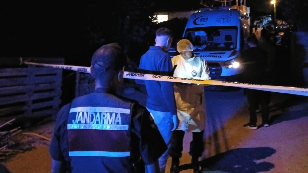 Kırşehir&#039;de Aile Faciası: Anne ve Babasını Öldürdü, İki Akrabasını Yaraladı