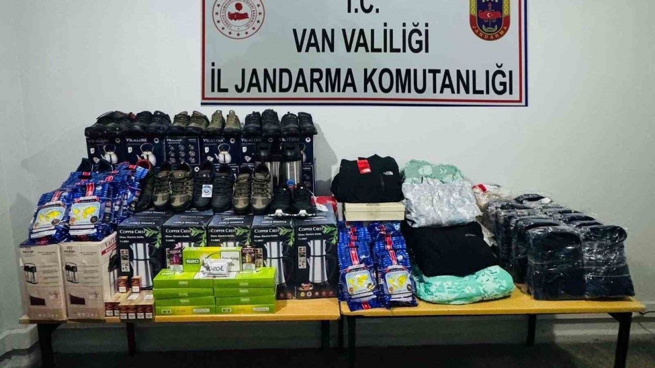 Van’da Jandarma’dan Kaçakçılığa Büyük Darbe: 1.1 Milyon Liralık Kaçak Eşya Ele Geçirildi
