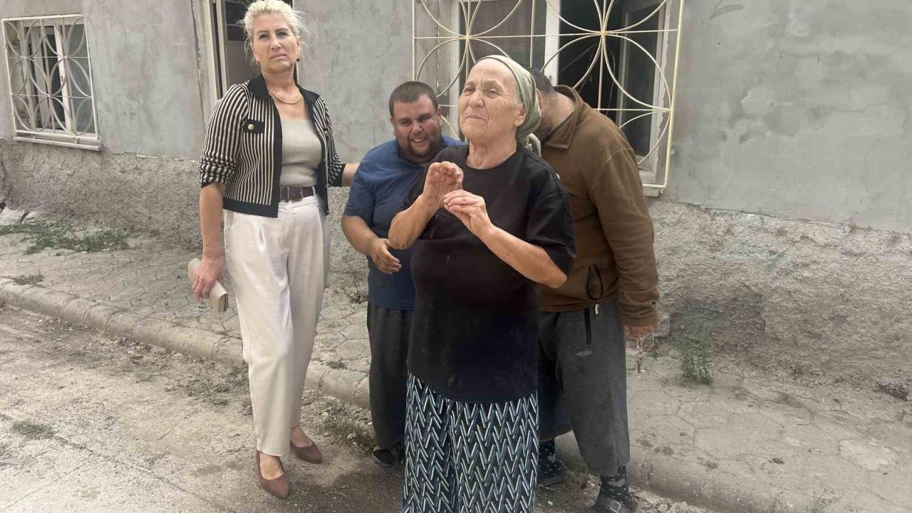 Yürek Burkan Olay: Anne ve Engelli İki Oğlunun Yaşadığı &quot;Çöp Ev&quot; Temizlendi