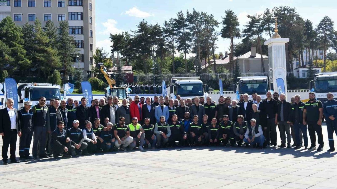 Yakutiye Belediyesi Filosunu Güçlendirdi: Yeni İş Makineleri Hizmete Girdi