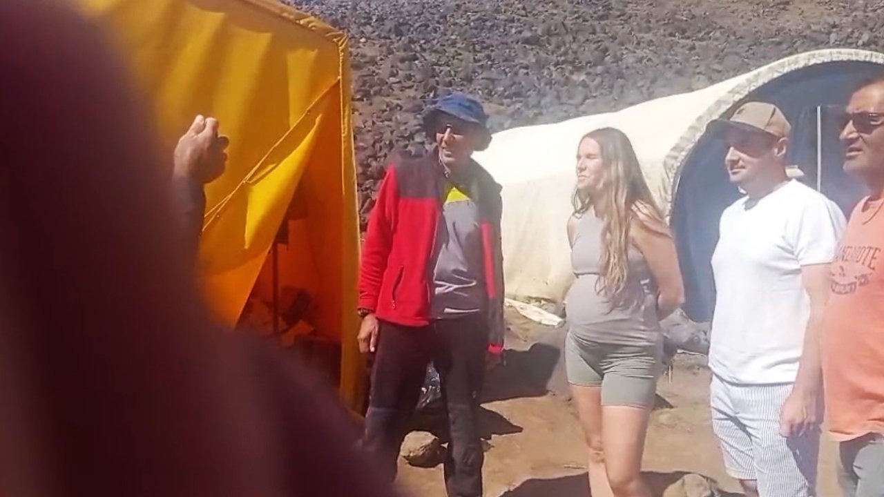 7 Aylık Hamile Dağcıdan Ağrı Dağı Tırmanışı