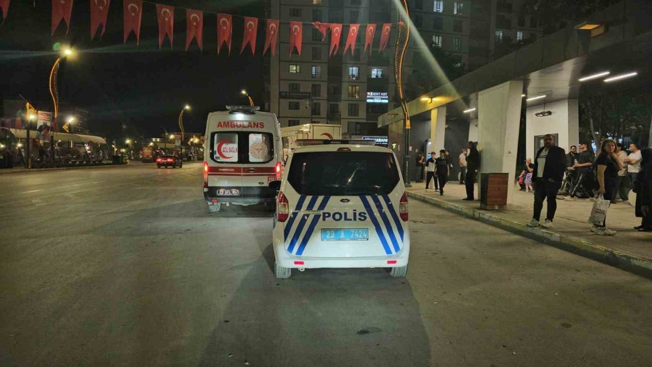 Elazığ’da Telefonunu Vermemek İçin Direnen Vatandaş Bıçaklandı