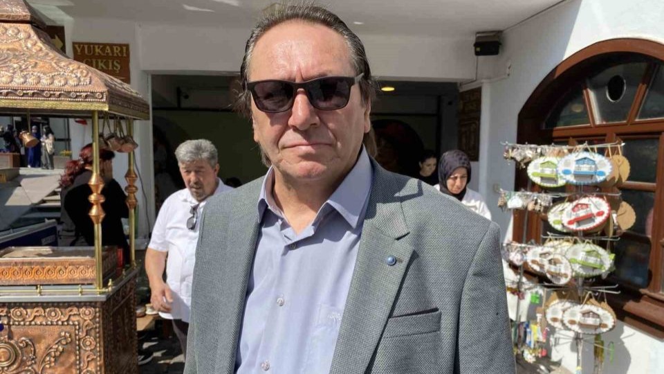 Hüsnü Çoban Ölmedi, Eskişehir’de Yaşıyor: Ünlü Oyuncuya Tıpatıp Benzerliğiyle Şaşırtıyor