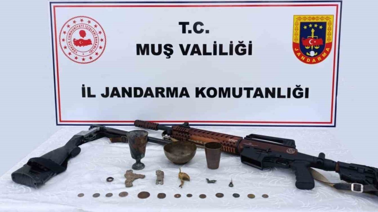 Muş’ta Tarihi Eser Operasyonu: Urartu ve Roma Dönemine Ait Çok Sayıda Obje Ele Geçirildi