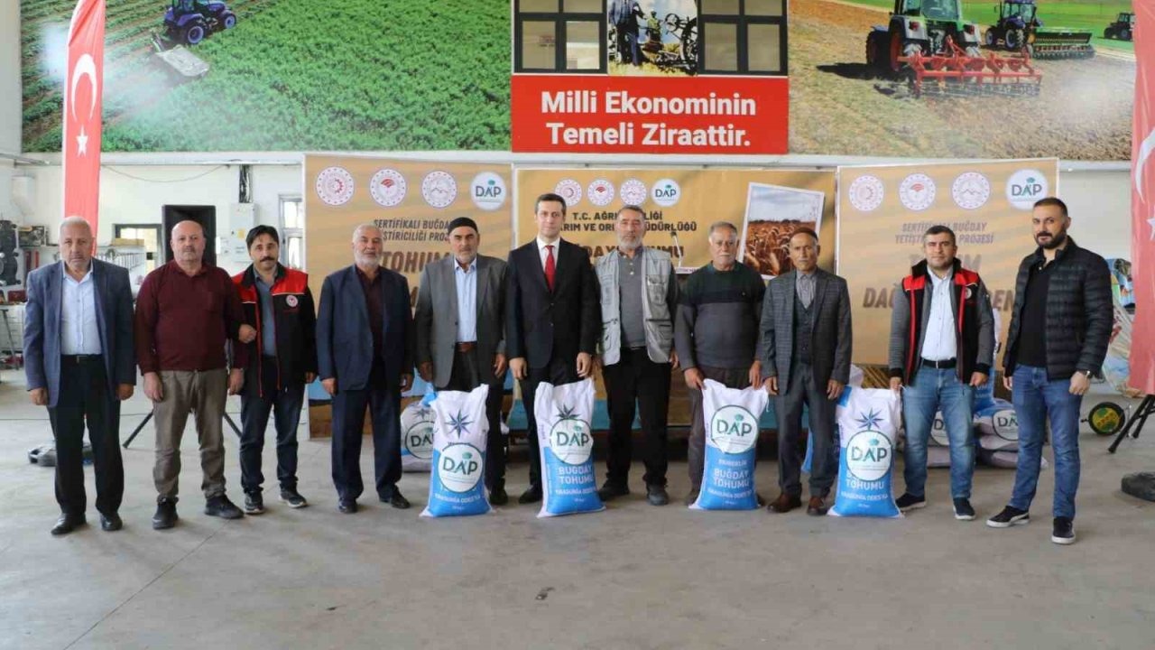 Ağrı'da Tarıma Büyük Destek: 400 Çiftçiye 200 Ton Sertifikalı Buğday Tohumu Dağıtıldı