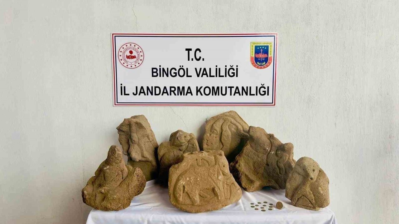 Bingöl Solhan Kırsalında Tarihi Eser Operasyonu: 30 Parça Ele Geçirildi