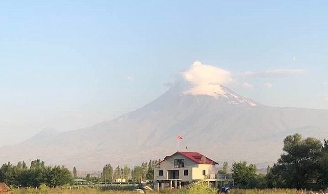 AĞRI DAĞI VE IĞDIR&#039;IN SESSİZ SEVGİSİ