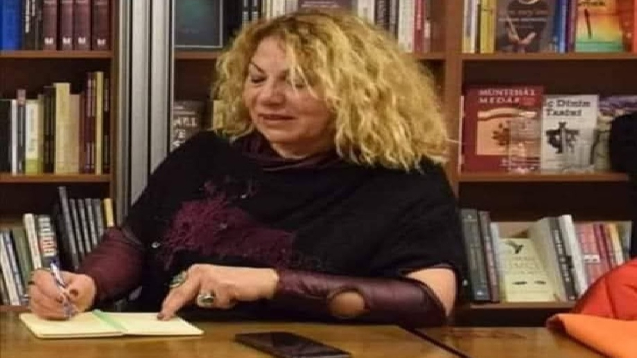 SU AKAR, YOLUNU BULUR