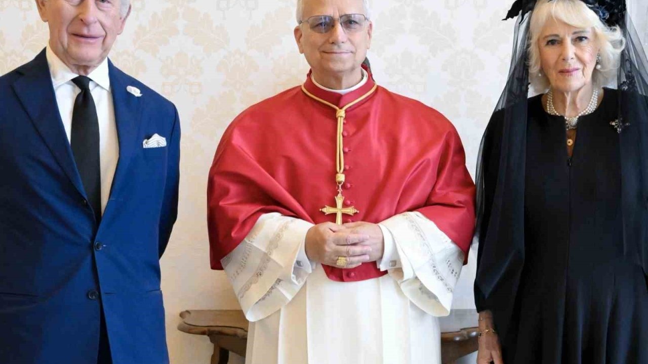 491 Yıl Sonra Tarihi Buluşma: Kral Charles ve Papa Leo Sistine Şapeli’nde Birlikte Dua Etti