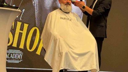 Sarıkamışlı Kuaför Onur Çelik, Antalya’daki Ulusal Organizasyonda Jürilik ve Eğitmenlik Yaptı